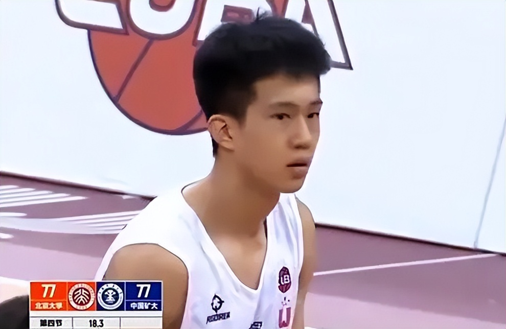 篮球规则男打女是什么意思_男生打篮球时女生要干什么_打篮球的规则四男一女是什么