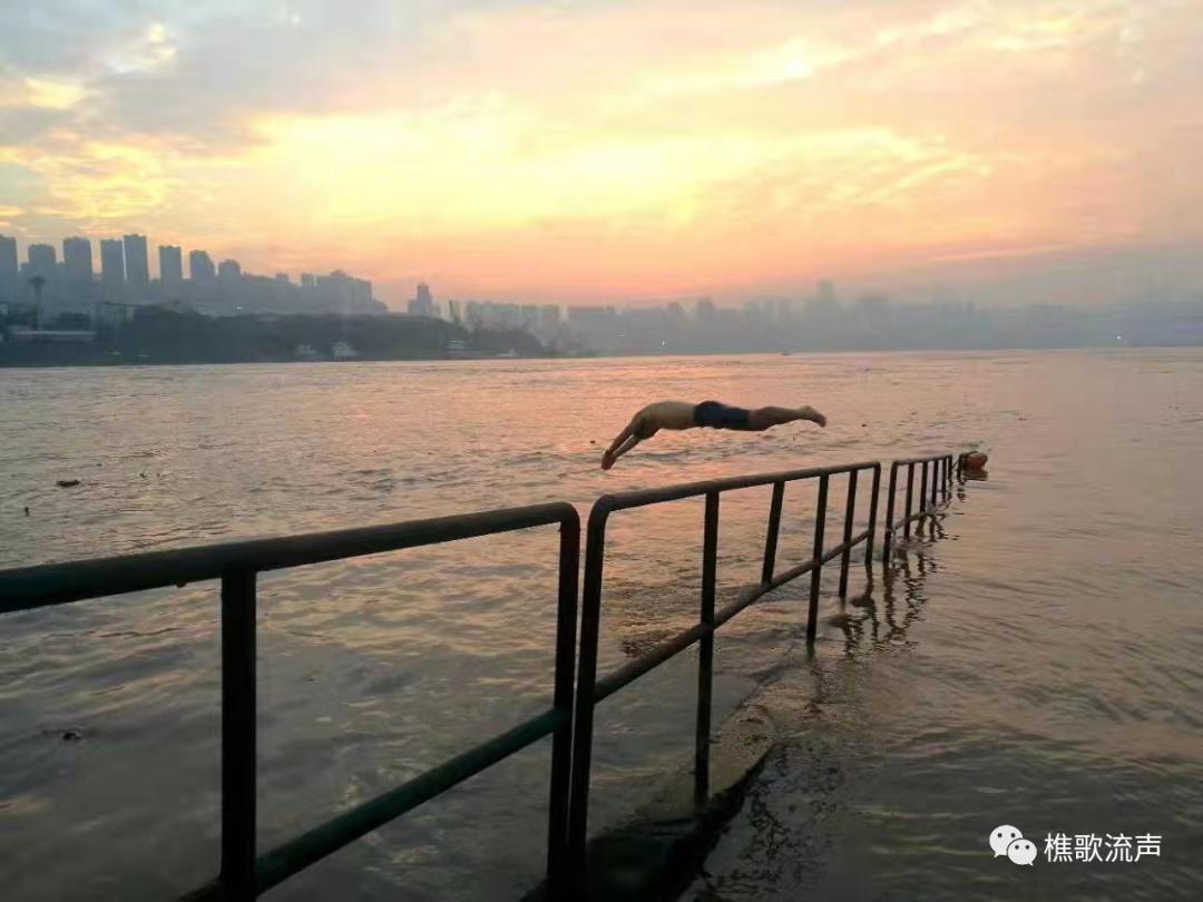 中国现在游泳男的冠军_游泳年纪冠军男中国小伙是谁_中国年纪小的游泳冠军男